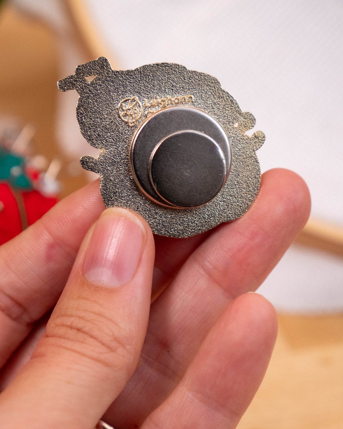 Sleepy Sewing Bee Needle Minder